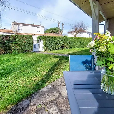 3 Bedroom Front In Holiday home Royan