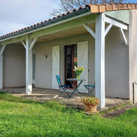 3 Bedroom Cozy Home In Royan Сasa de vacaciones *