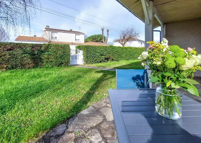 Pet Friendly In With Wifi Hébergement de vacances Royan